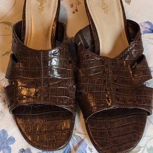 Women's East 5th sandals 9.5 brown faux reptile print